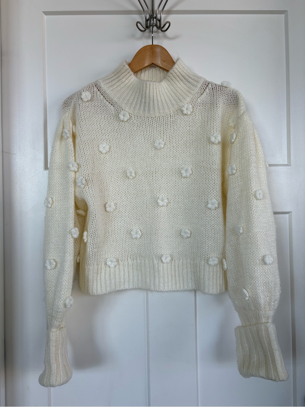 Farm Rio Cream Handmade Flowers TurtleNeck Sweater w/ Appliqué Puff Sleeves S:M